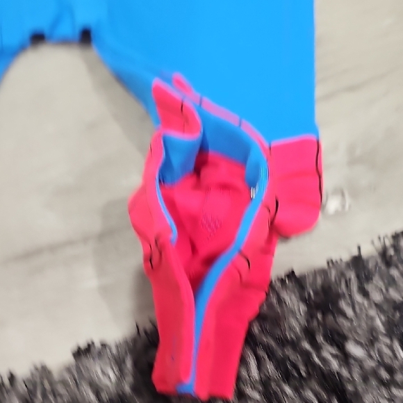 Spider-Themed Red and Blue Kids Costume - Picture 8 of 8